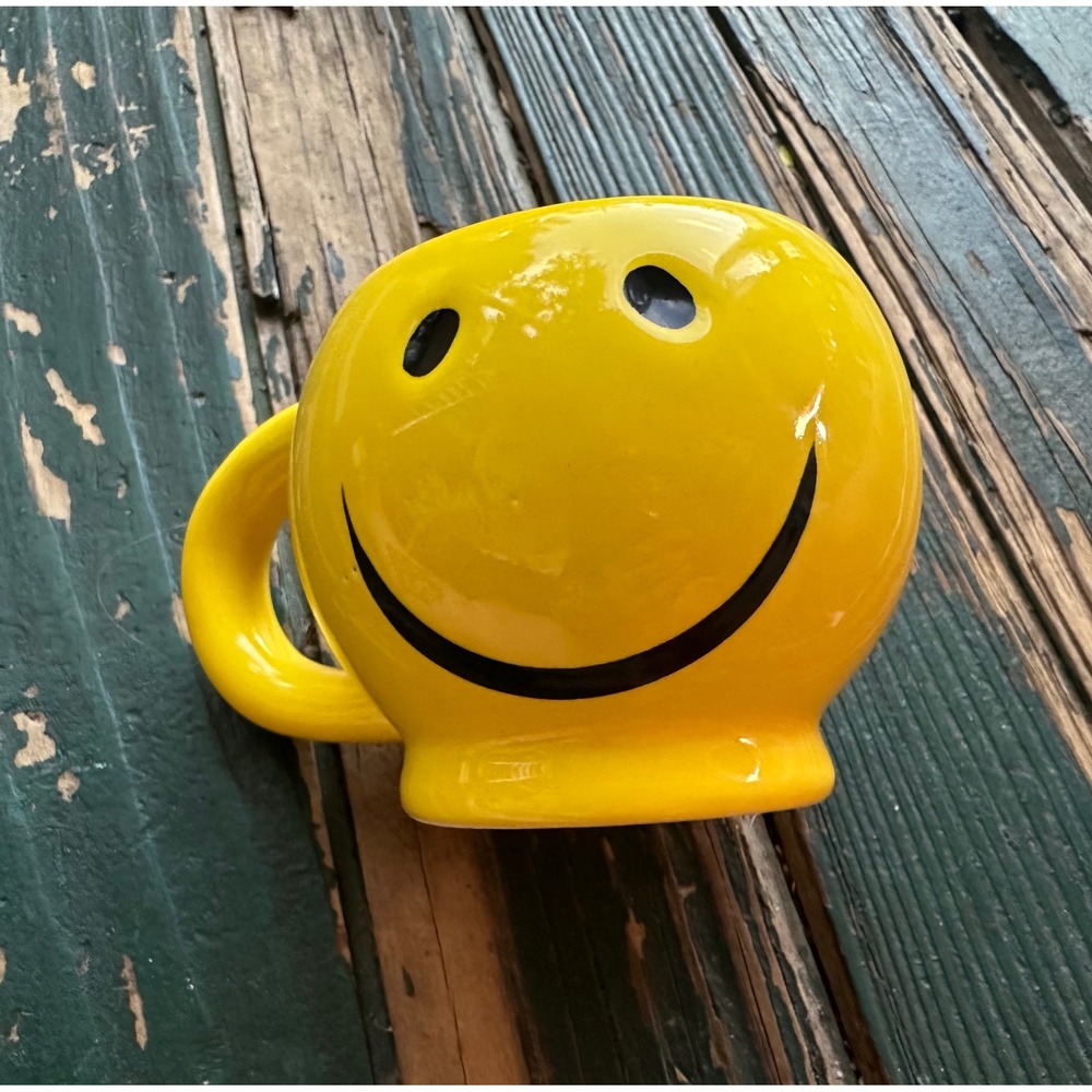 Yellow Smiley Face Ceramic Coffee Mug 3D Happy Face Novelty Cup A3848